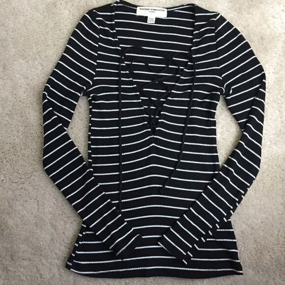 Urban Outfitters Striped Lace Up Top - Picture 2 of 2